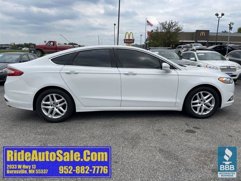 Used 2013 Ford Fusion SE FWD image 4