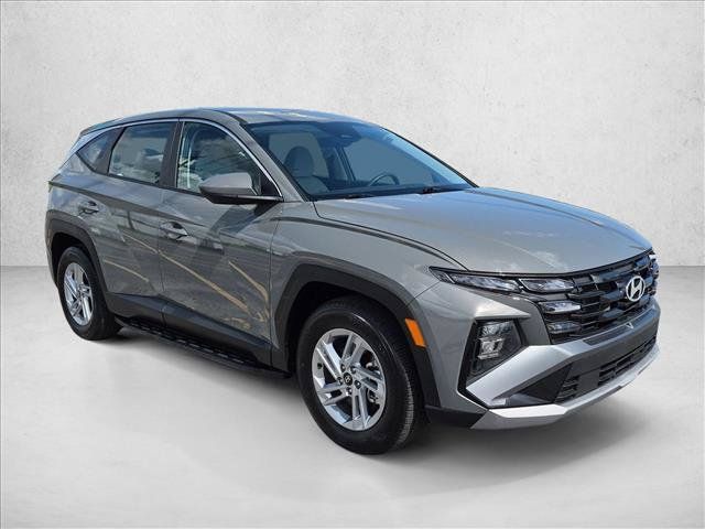 Certified 2025 Hyundai Tucson SE FWD image 3