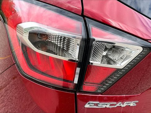 Used 2017 Ford Escape Titanium AWD/4WD image 29