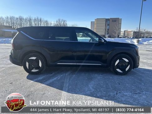 Certified 2024 Kia EV9 Light image 6
