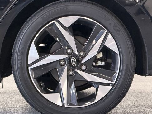 Certified 2023 Hyundai Elantra SEL w/ Convenience Package image 9