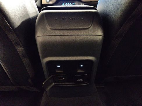 Used 2023 Ford Bronco Wildtrak image 30