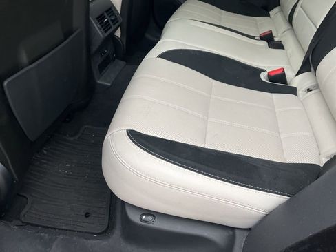 Used 2020 Land Rover Range Rover Velar R-Dynamic S image 11