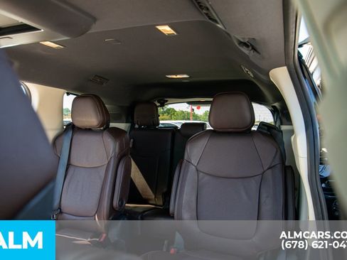 Used 2023 Toyota Sienna Platinum image 13