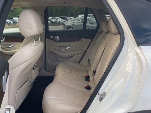 Used 2021 Mercedes-Benz GLC 300 4MATIC image 12