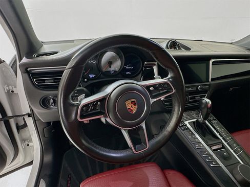 Used 2020 Porsche Macan S image 12