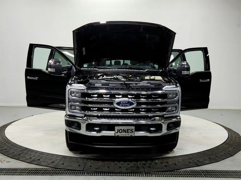 Used 2024 Ford F250 Lariat w/ Chrome Package image 10