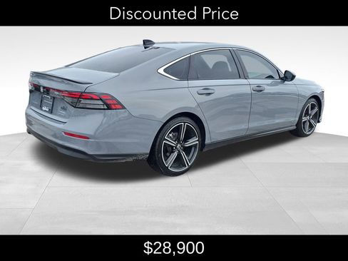 Used 2025 Honda Accord Sport image 3