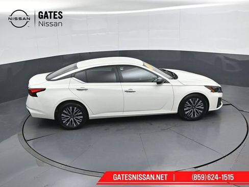 Used 2025 Nissan Altima 2.5 SV image 42