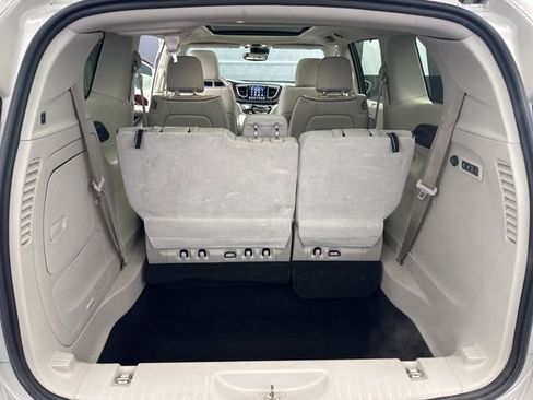 Used 2020 Chrysler Pacifica Limited w/ Advanced Safetytec Group image 45