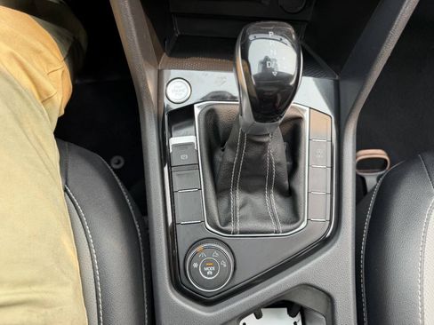 Used 2022 Volkswagen Taos SEL AWD/4WD image 35