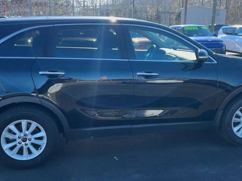 Used 2019 Kia Sorento L image 9
