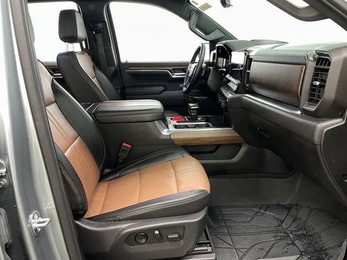 Used 2024 Chevrolet Silverado 1500 High Country w/ High Country Premium Package image 42