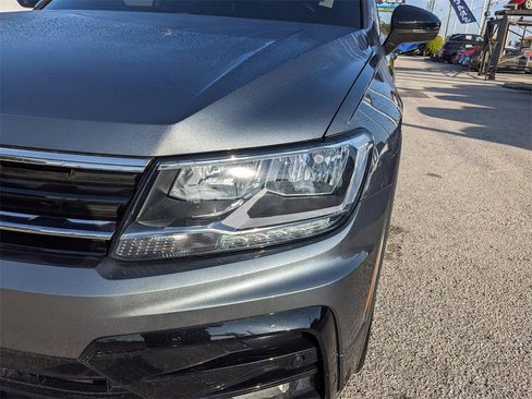 Certified 2021 Volkswagen Tiguan SE R-Line image 10