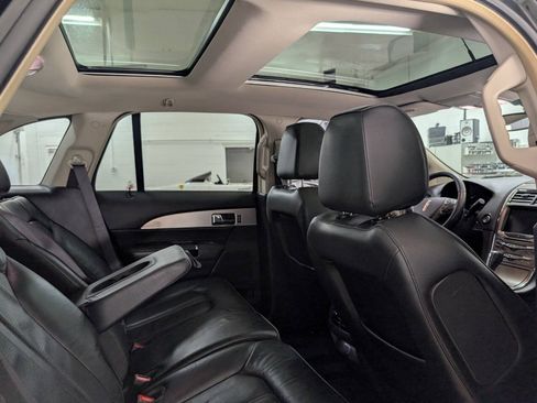 Used 2014 Lincoln MKX AWD w/ Equipment Group 101A image 18