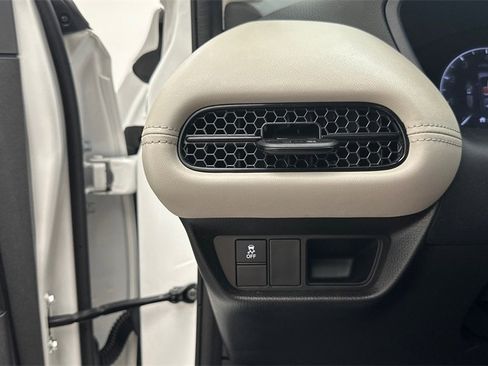 Used 2023 Honda HR-V LX image 17
