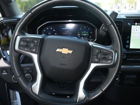 Used 2025 Chevrolet Silverado 2500 LT w/ Convenience Package image 12