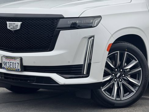 Certified 2022 Cadillac Escalade Sport Platinum image 3