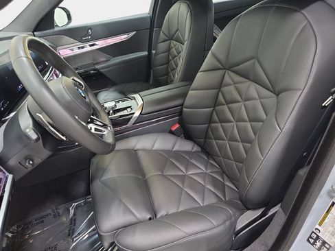 Certified 2025 BMW 740i xDrive AWD/4WD image 11