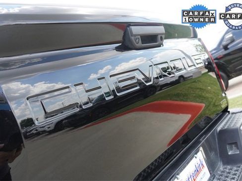 Used 2023 Chevrolet Colorado Trail Boss w/ Technology Package image 10