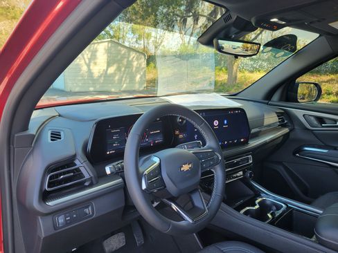 Certified 2026 Chevrolet Traverse LT w/ Driver Confidence Package image 29