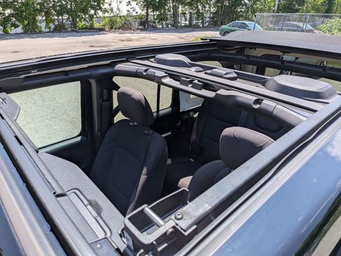 Used 2022 Jeep Wrangler Unlimited Sport w/ Sun And Sound Package AWD/4WD image 22