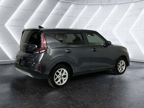 Used 2023 Kia Soul S image 4