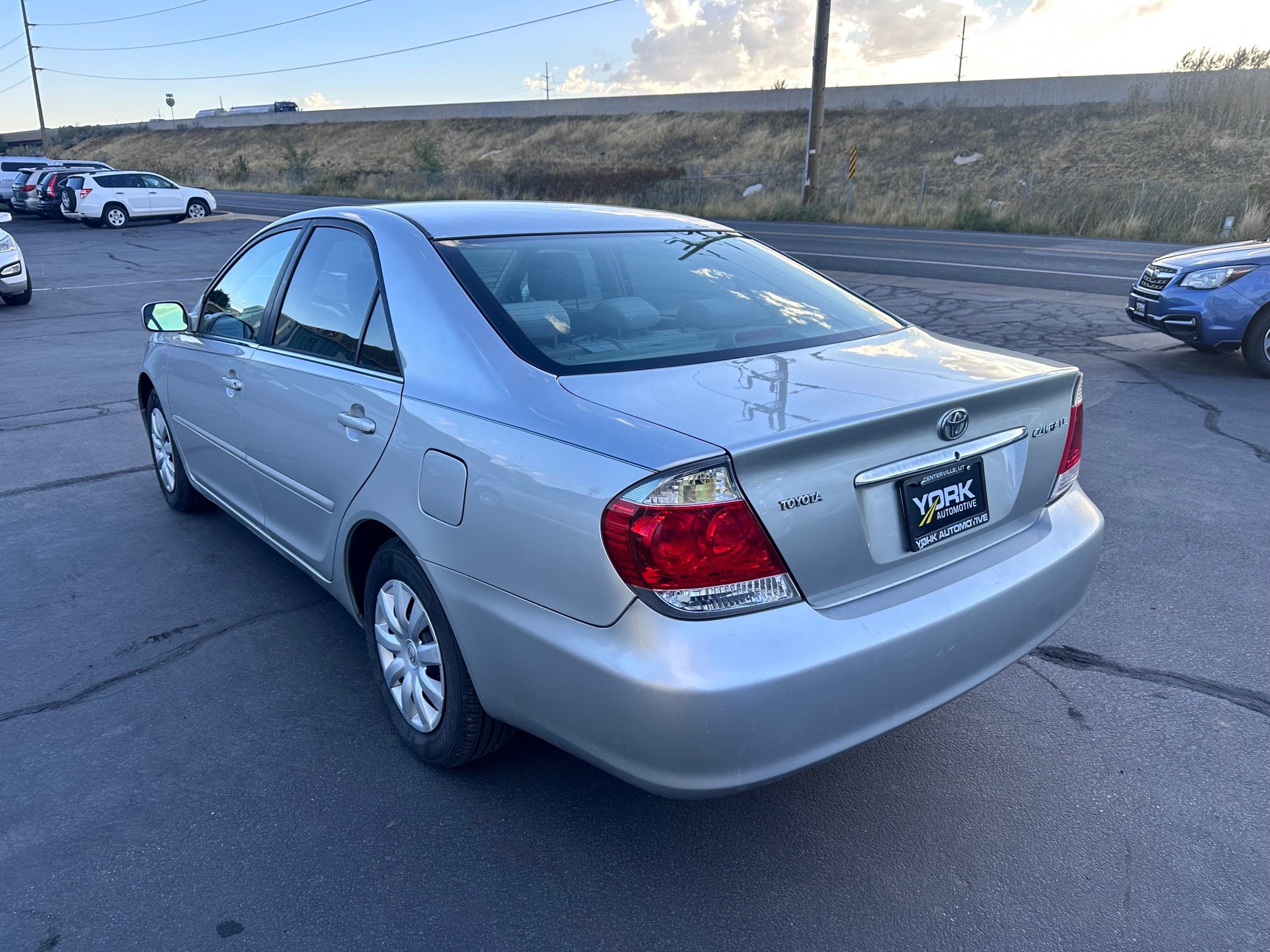 Used 2005 Toyota Camry LE FWD image 4