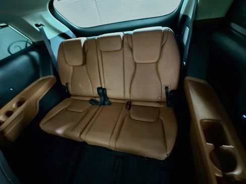 Used 2025 Kia Carnival SX Prestige FWD image 24