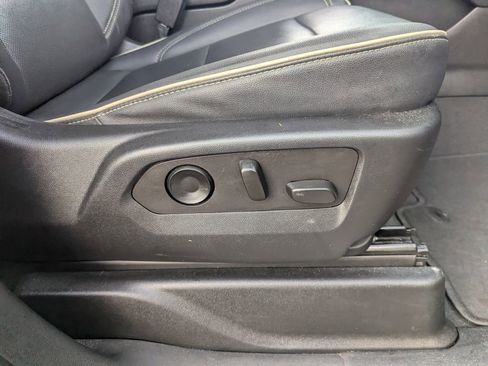 Used 2022 Chevrolet Suburban Premier AWD/4WD image 37