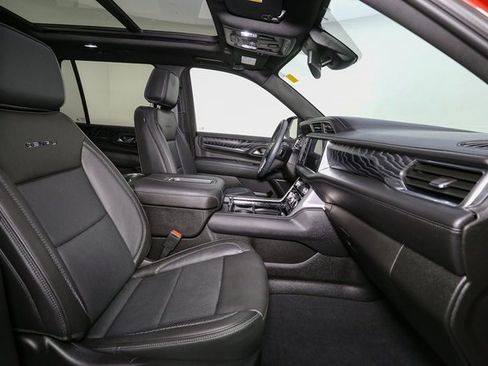 Used 2024 GMC Yukon Denali image 19