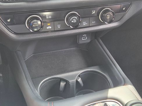Certified 2025 Honda HR-V Sport image 26
