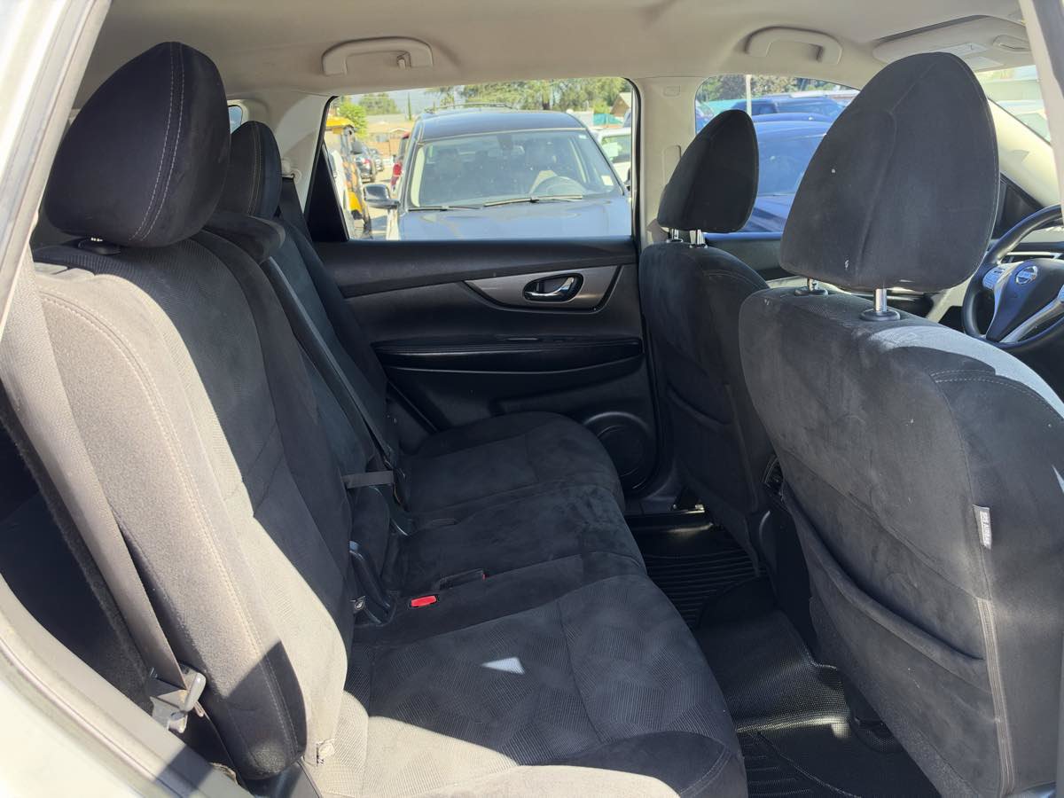 Used 2016 Nissan Rogue SV FWD image 19