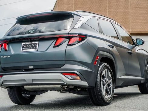 Certified 2025 Hyundai Tucson SEL FWD image 13