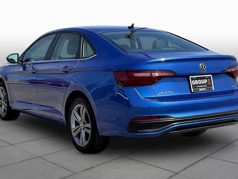 Used 2024 Volkswagen Jetta SE FWD image 12