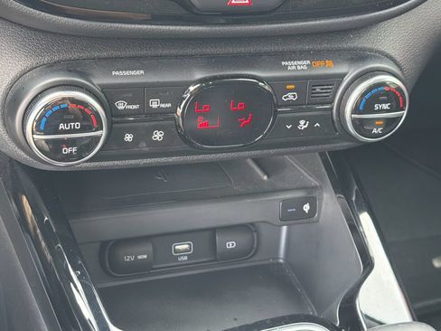 Used 2021 Kia Soul Turbo FWD image 24