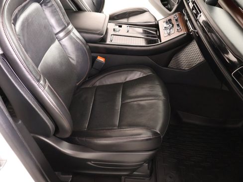Used 2023 Lincoln Aviator Reserve w/ Equipment Group 201A AWD/4WD image 14
