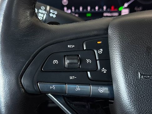 Used 2024 Cadillac Escalade ESV Premium Luxury image 12