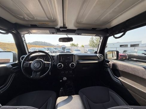 Used 2013 Jeep Wrangler Unlimited Sahara w/ Connectivity Group AWD/4WD image 14