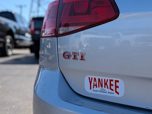 Used 2016 Volkswagen GTI Autobahn w/ Lighting Package (SEL) FWD image 12
