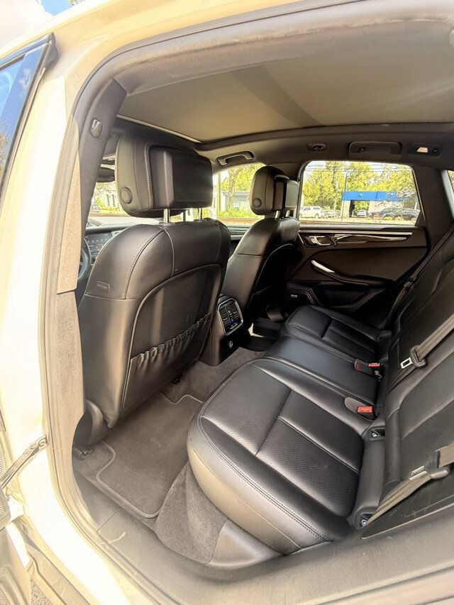 Used 2018 Porsche Macan S AWD/4WD image 12