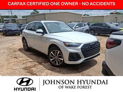 Used 2024 Audi Q5 2.0T Premium w/ Summer of Audi Package AWD/4WD image 1