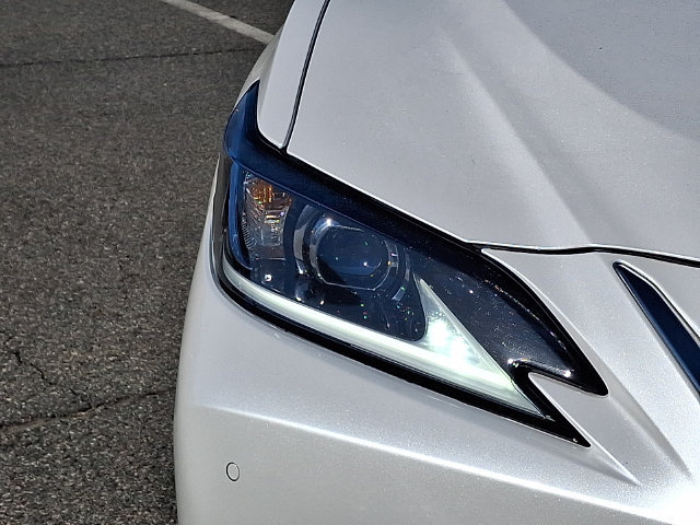 Used 2023 Lexus ES 350 w/ Premium Package FWD image 9