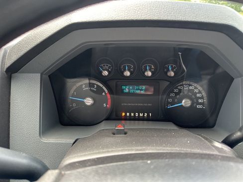 Used 2011 Ford F250 XLT AWD/4WD image 6