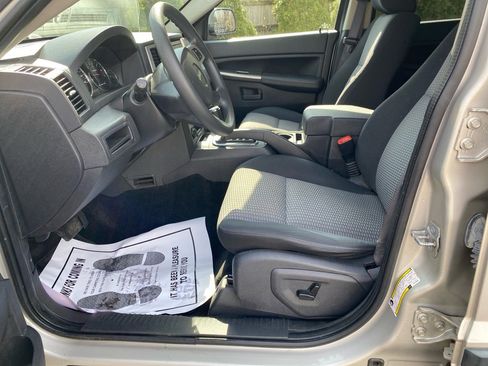 Used 2008 Jeep Grand Cherokee Laredo w/ Driver Convenience Group image 9