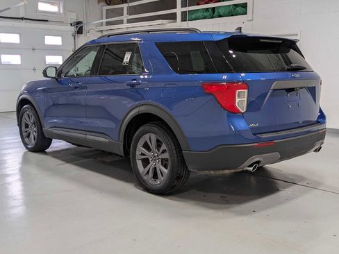 Used 2022 Ford Explorer XLT w/ Equipment Group 202A image 9