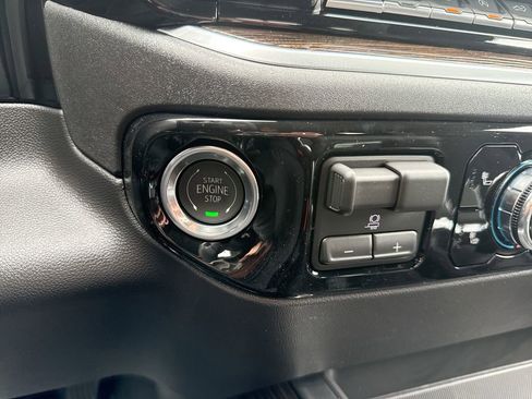 New 2026 GMC Sierra 1500 Elevation AWD/4WD image 17