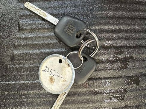 Used 2016 Chevrolet Express 2500 Extended image 28