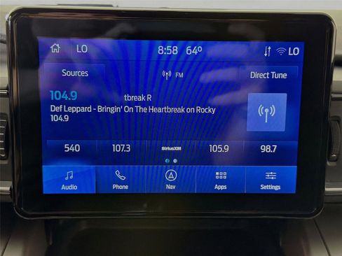Used 2022 Ford Explorer XLT w/ Equipment Group 202A AWD/4WD image 14