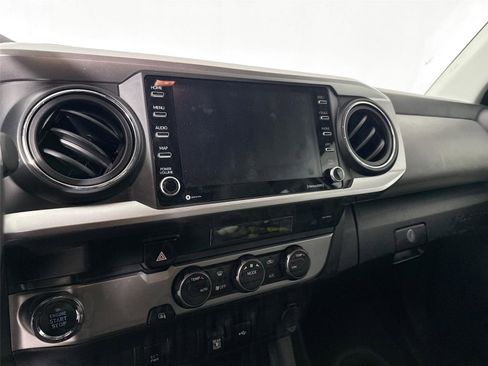 Used 2023 Toyota Tacoma TRD Sport image 12